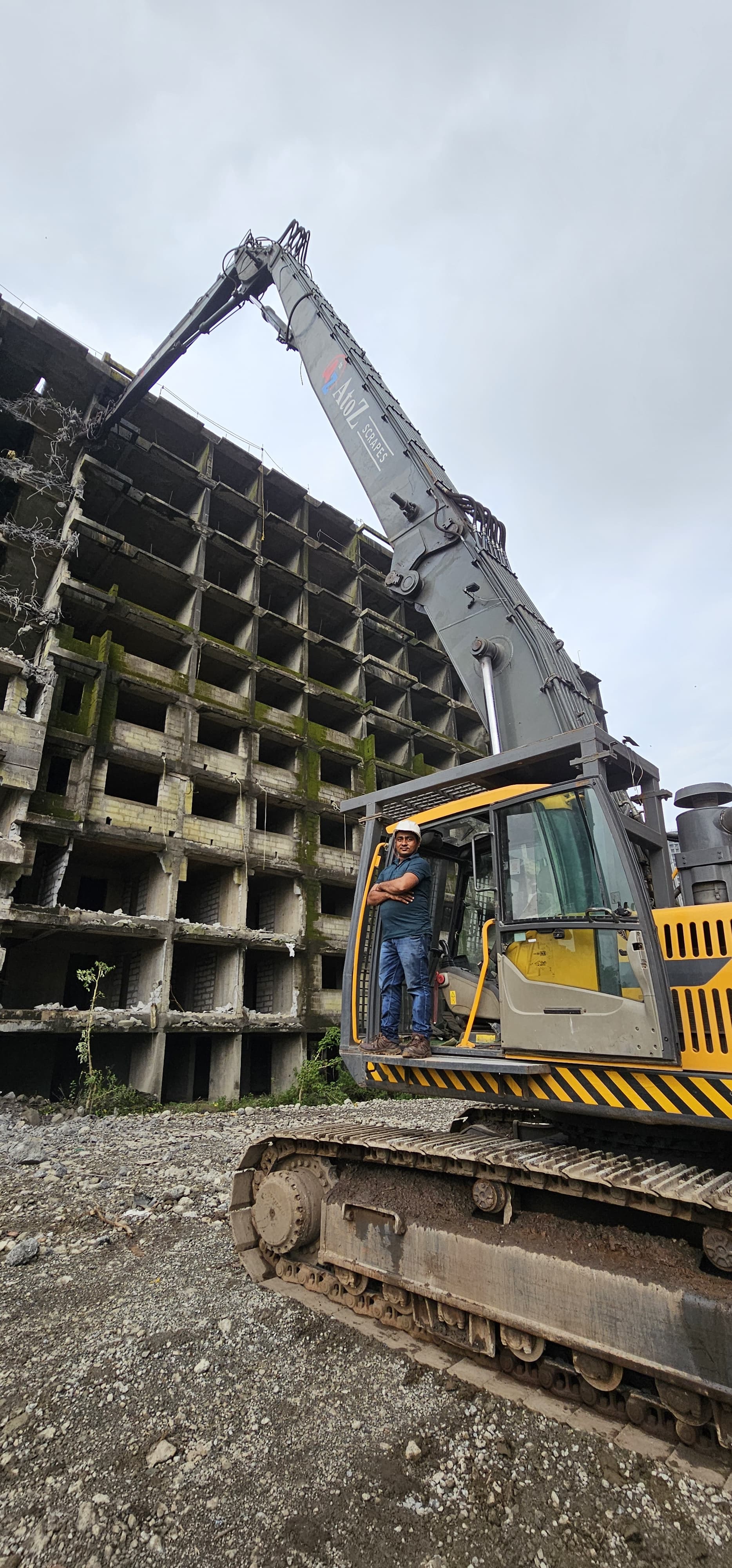 Volvo EC480D crawler excavator